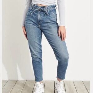 Hollister Curvy Ultra High Rise Mom Jeans